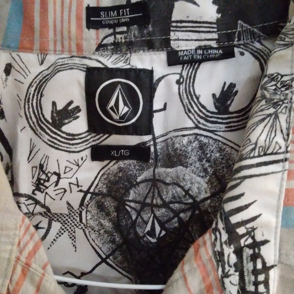 Volcom Slim Fit Button Up - Picture 2 of 3